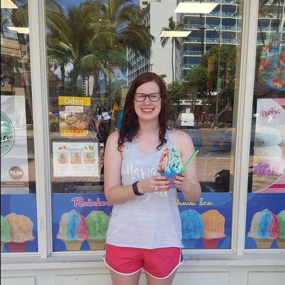 Meet your Posher, Hannah - Picture 2 of 2